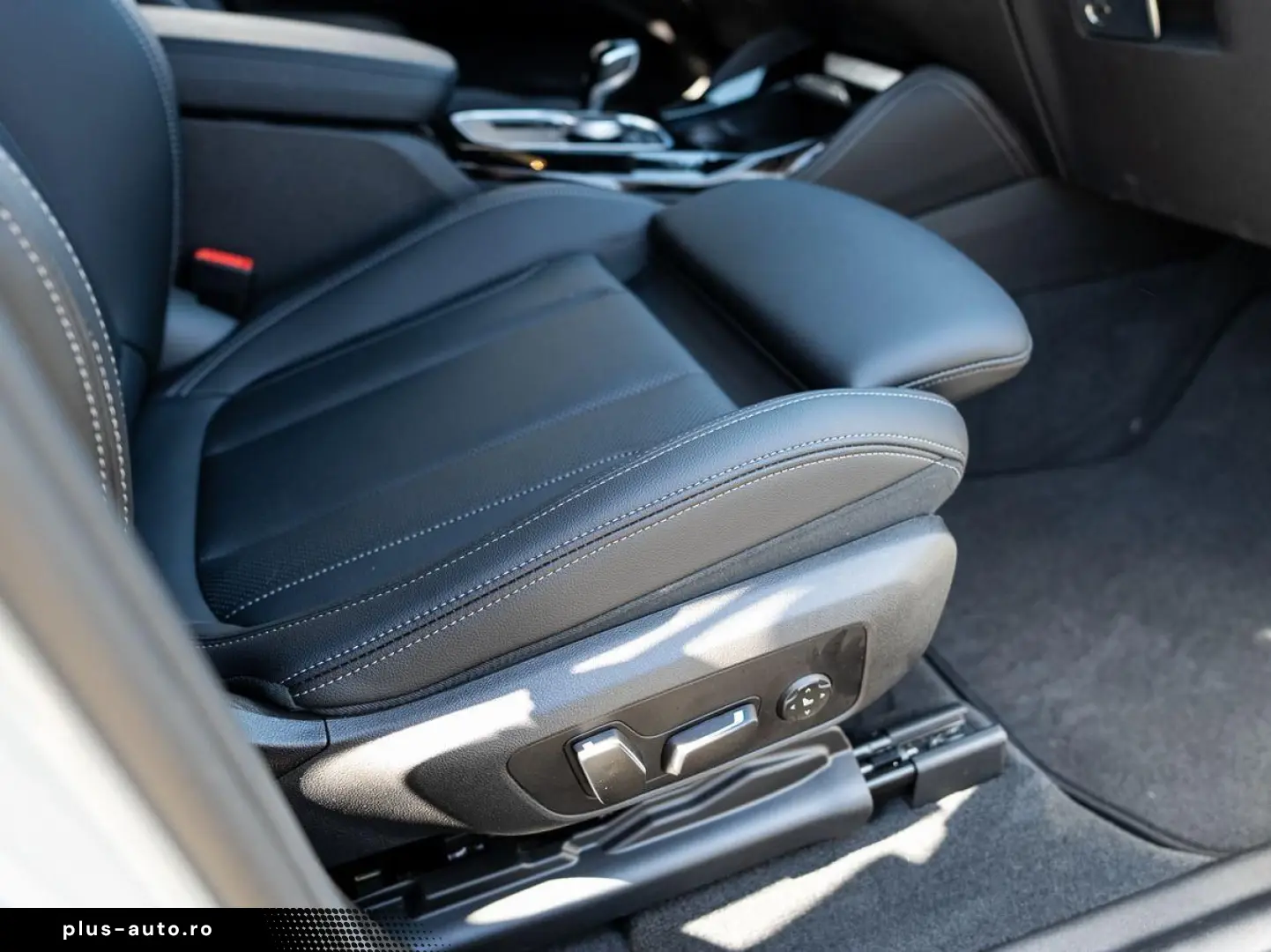 BMW X4 2025 — imagine 14