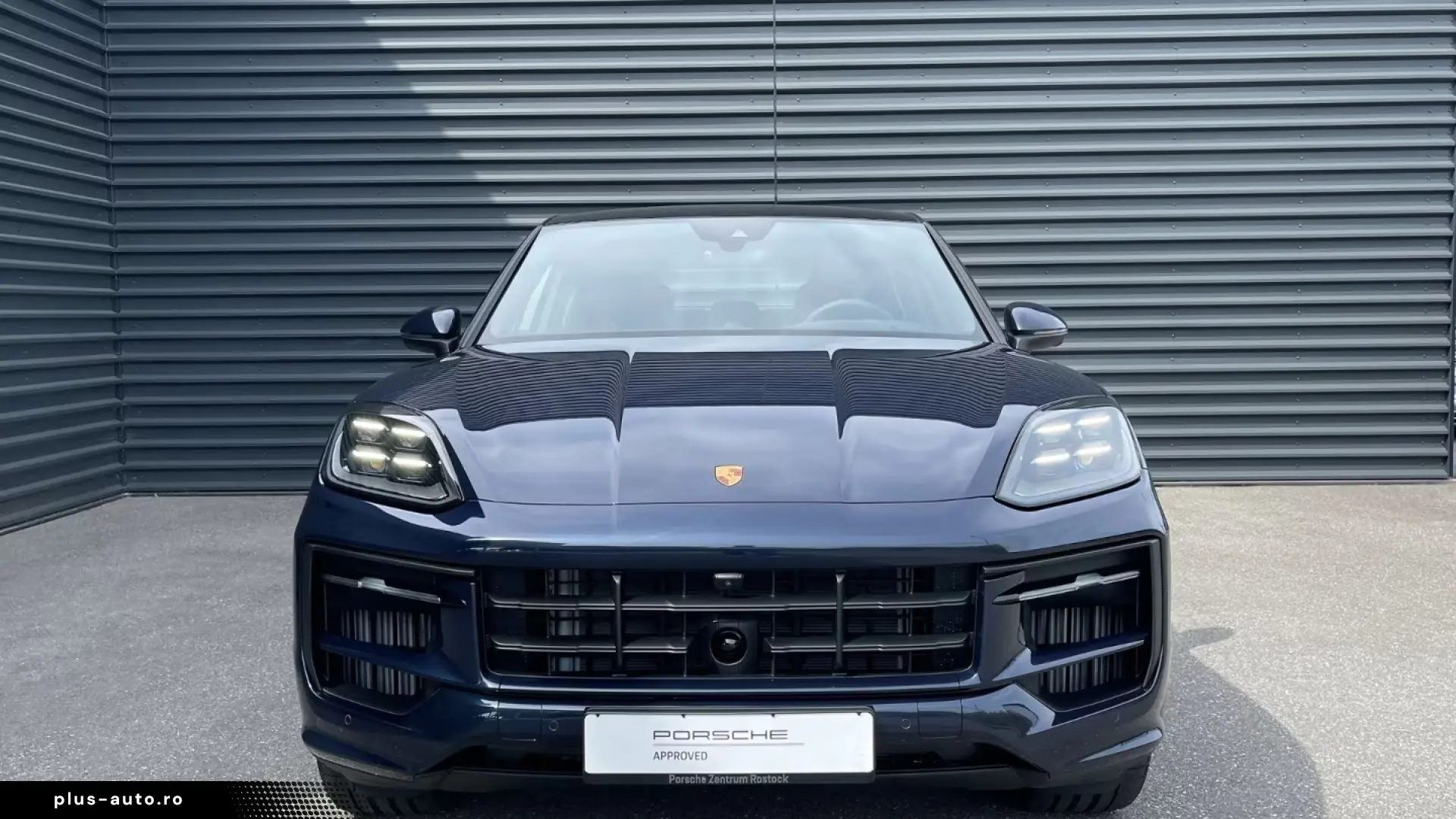 Porsche Cayenne E-Hybrid Coupe Panorama Surround-View
