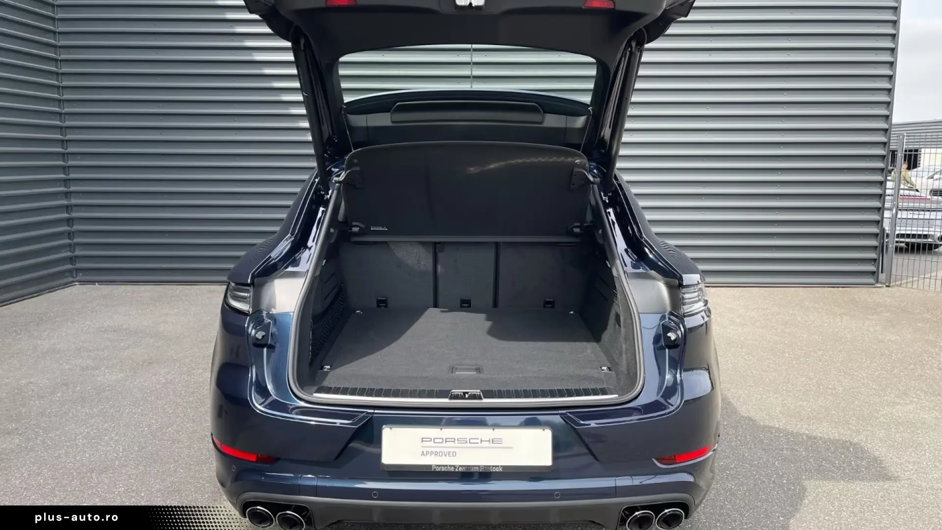 Porsche Cayenne E-Hybrid Coupe Panorama Surround-View