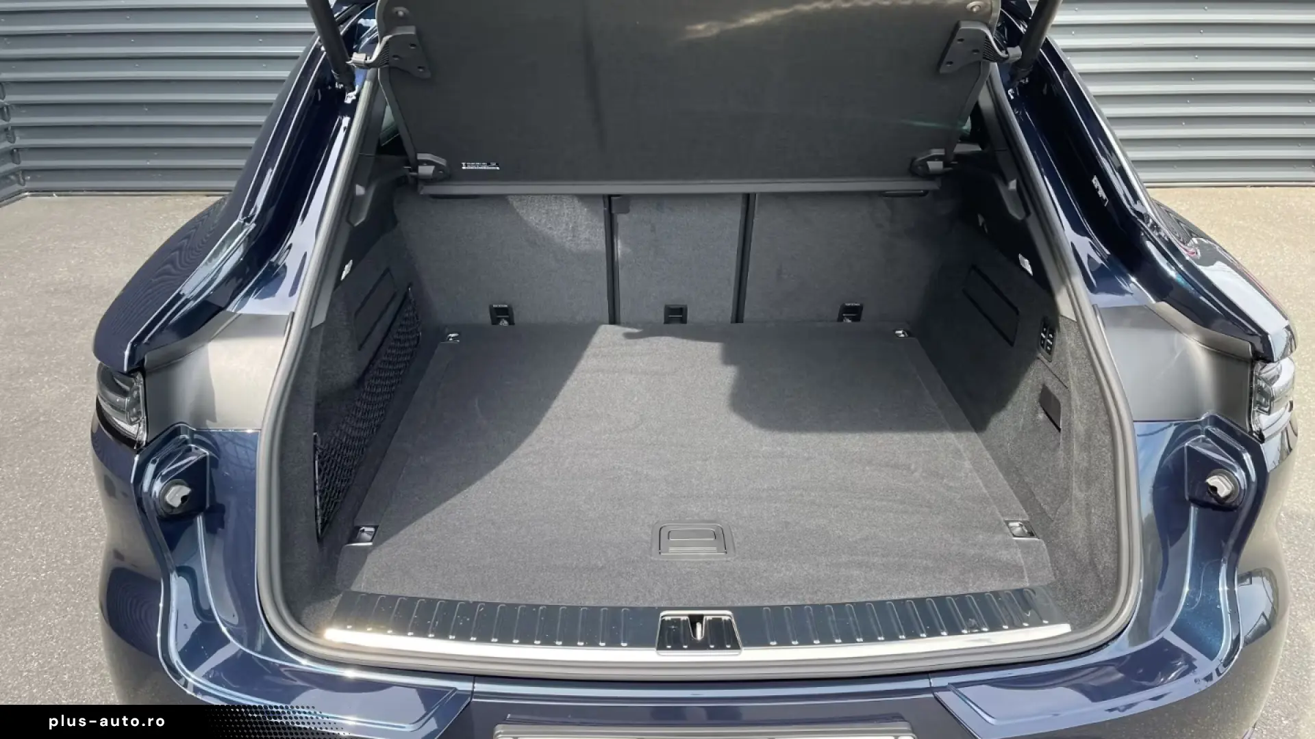 Porsche Cayenne E-Hybrid Coupe Panorama Surround-View