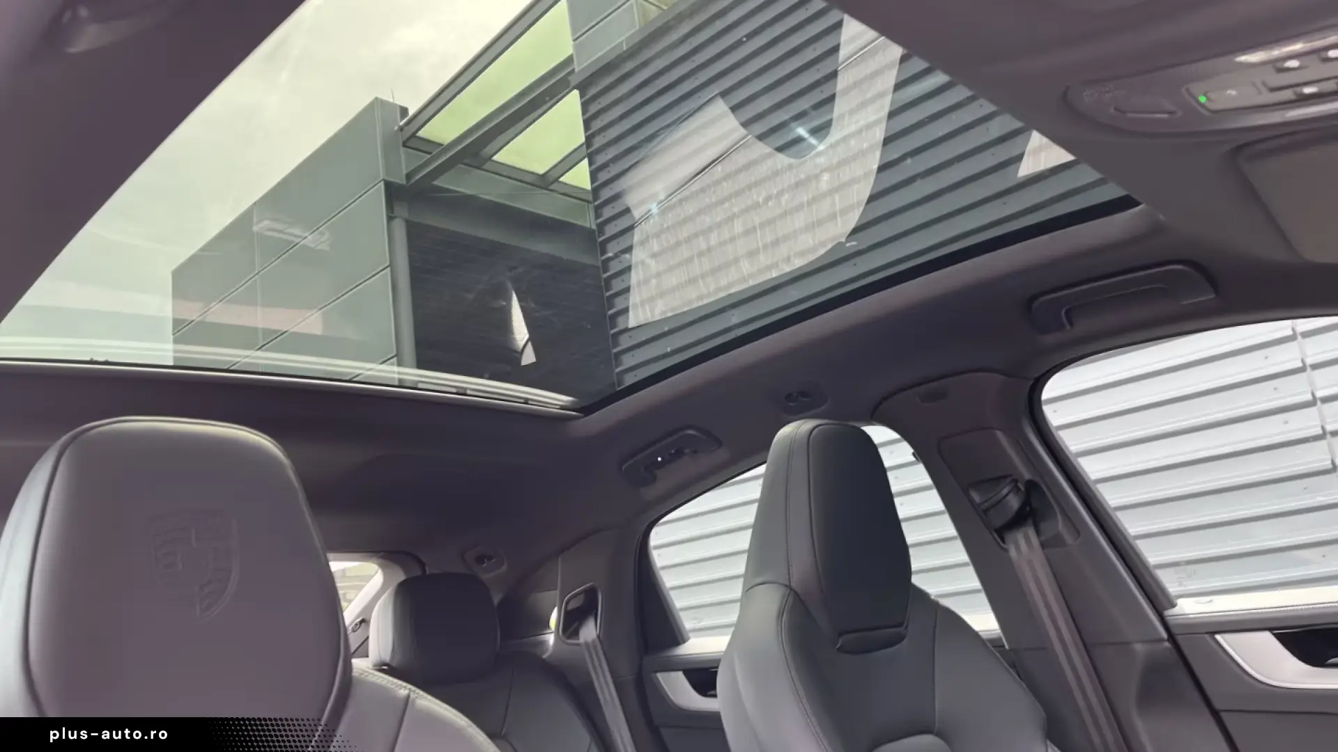 Porsche Cayenne E-Hybrid Coupe Panorama Surround-View