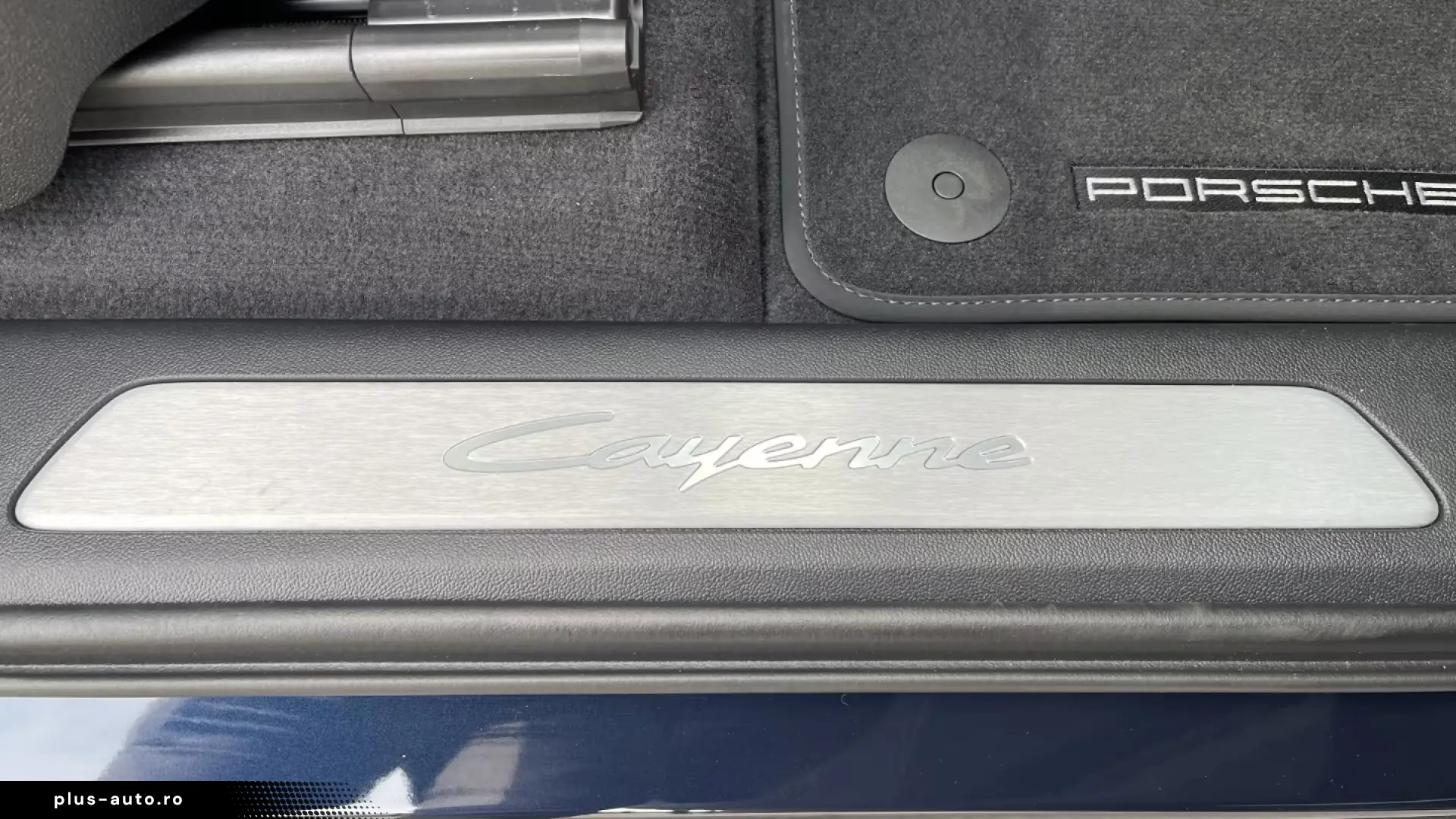 Porsche Cayenne E-Hybrid Coupe Panorama Surround-View