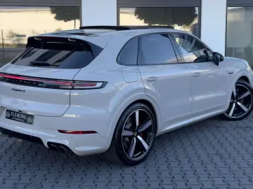 PORSCHE Cayenne S