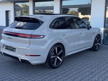 PORSCHE Cayenne S