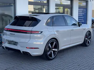 PORSCHE Cayenne S