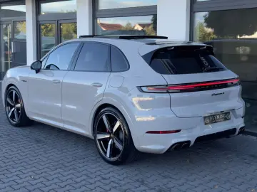 PORSCHE Cayenne S