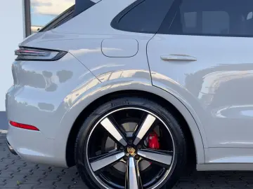 PORSCHE Cayenne S