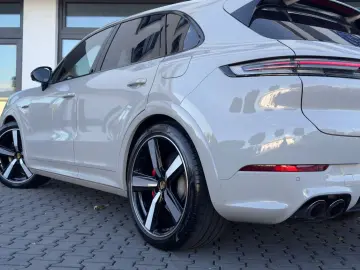 PORSCHE Cayenne S