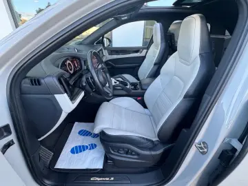 PORSCHE Cayenne S