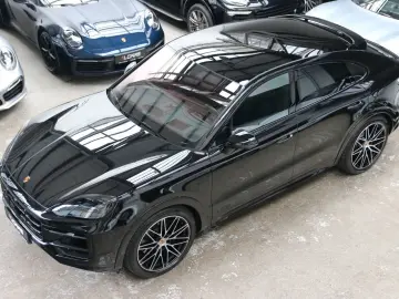 PORSCHE Cayenne Coupe E-Hybrid SportDesign