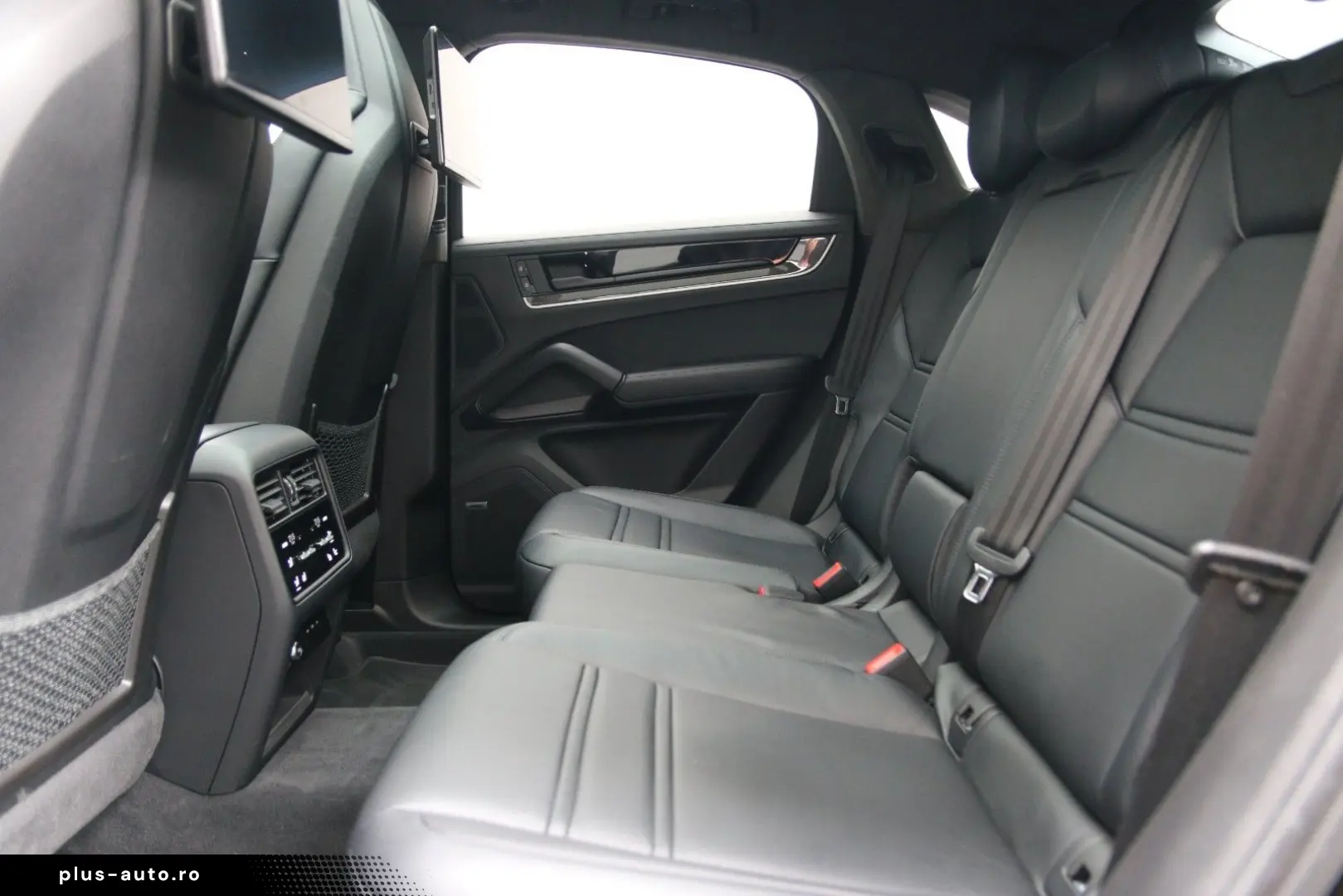 PORSCHE Cayenne Coupe E-Hybrid SportDesign