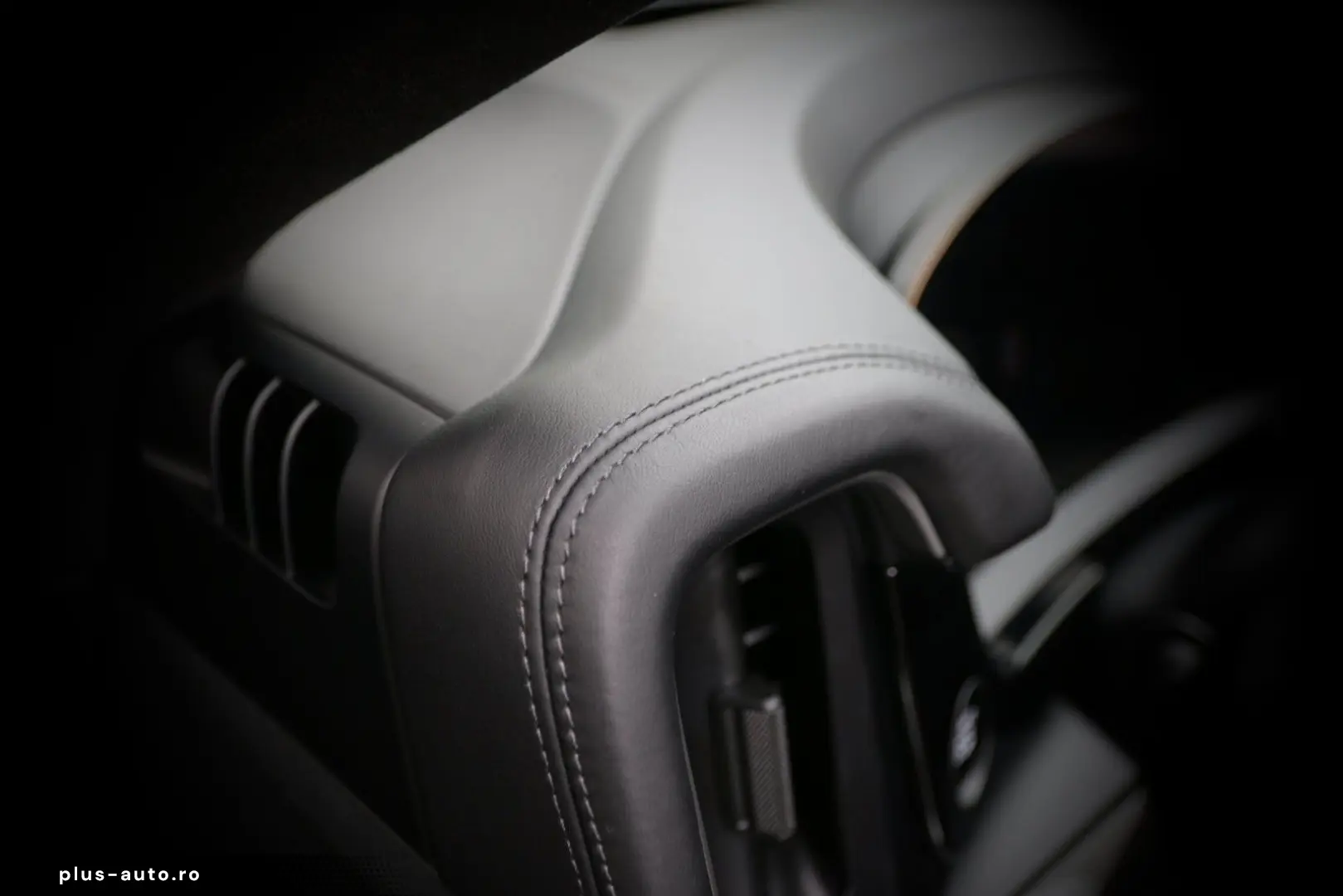PORSCHE Cayenne Coupe E-Hybrid SportDesign