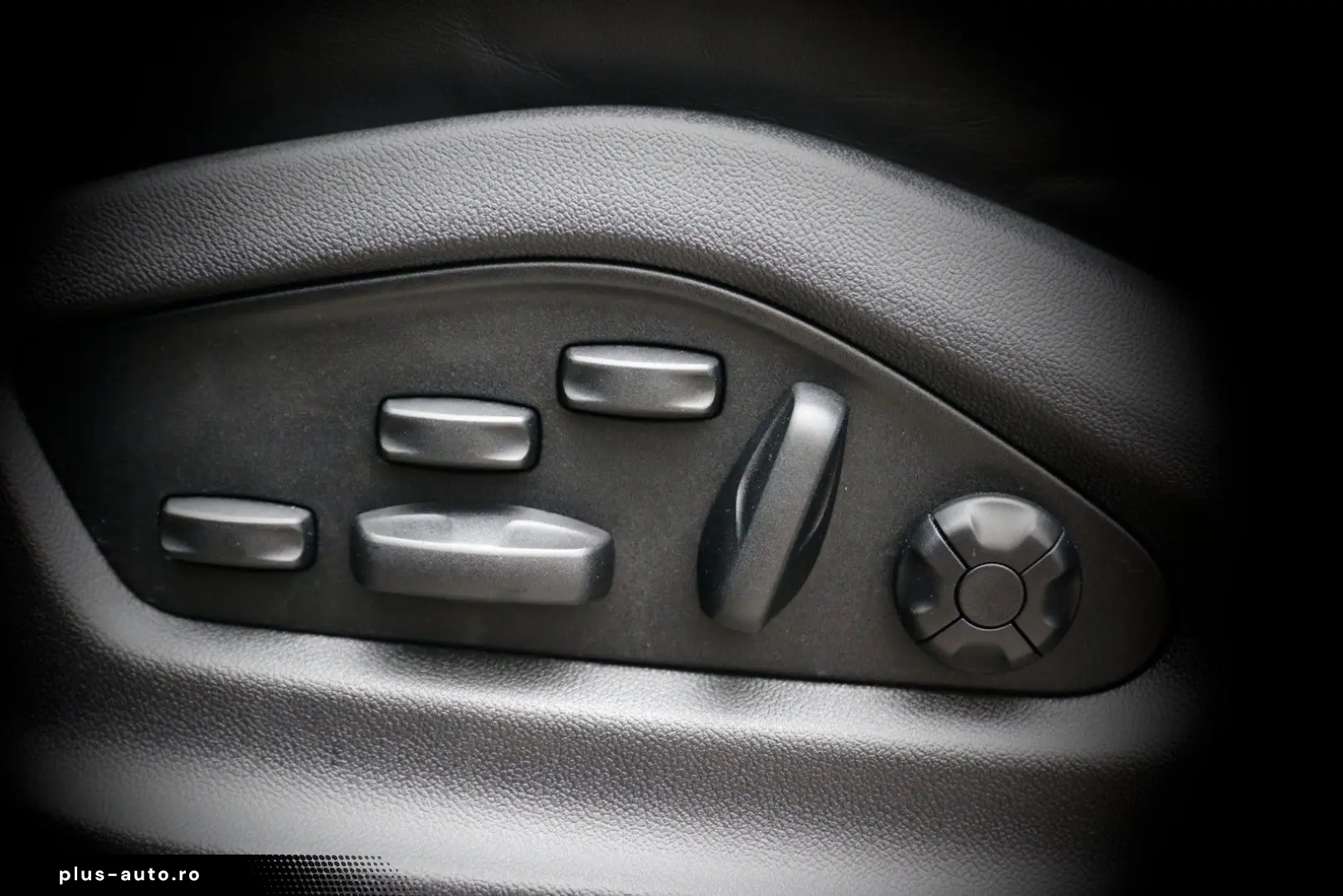PORSCHE Cayenne Coupe E-Hybrid SportDesign