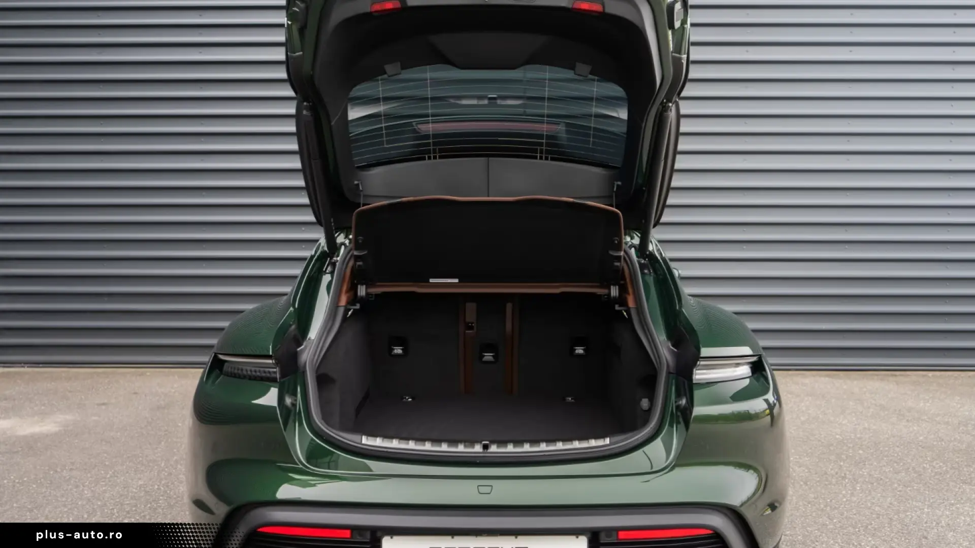 Porsche Taycan 4S Sport Turismo Black Edition club leather