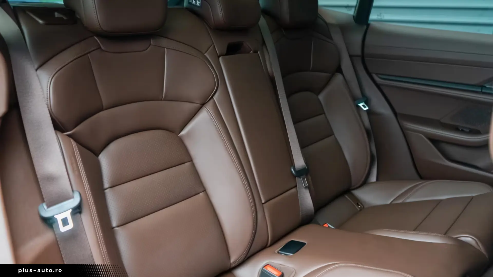 Porsche Taycan 4S Sport Turismo Black Edition club leather
