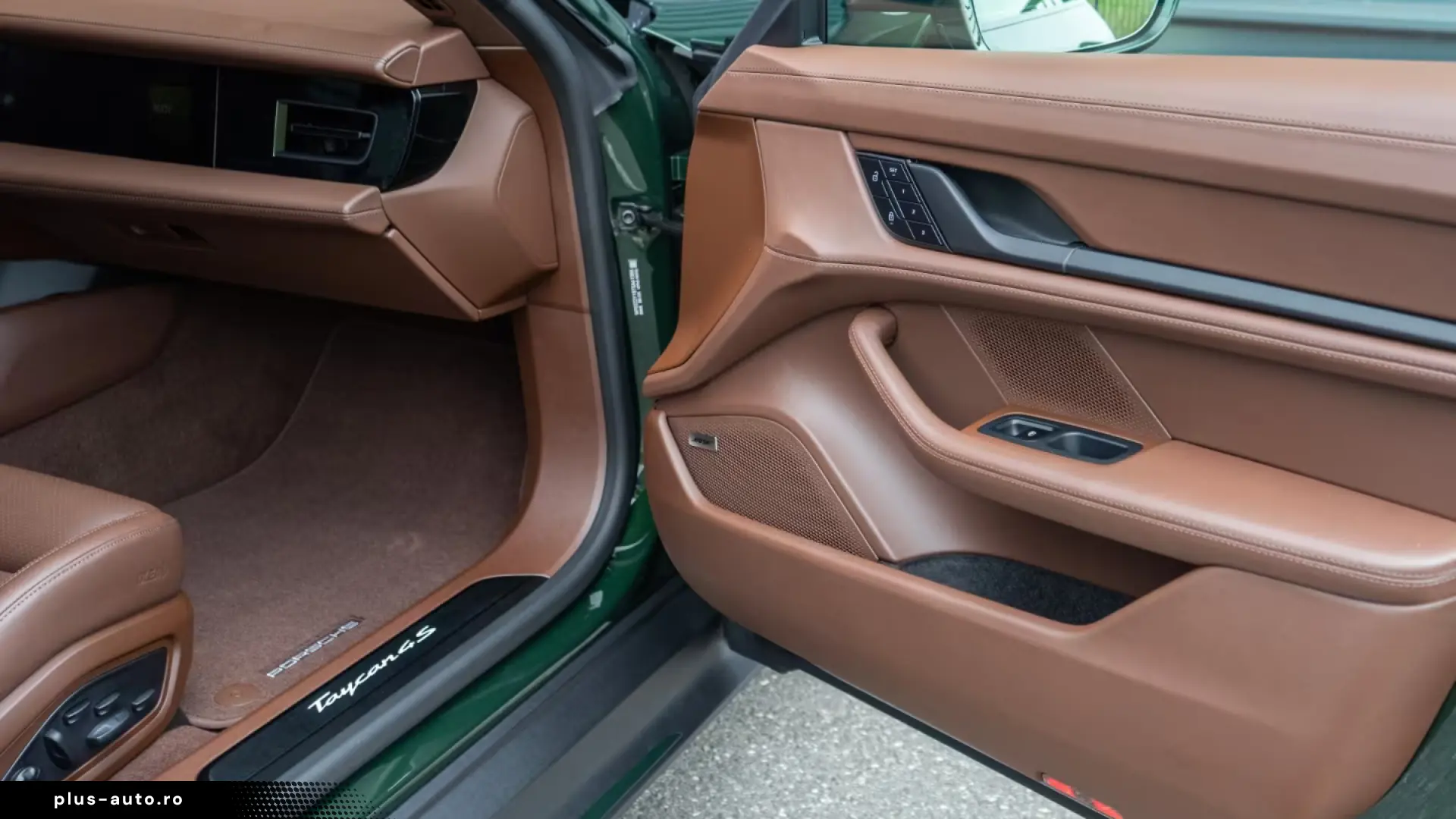 Porsche Taycan 4S Sport Turismo Black Edition club leather