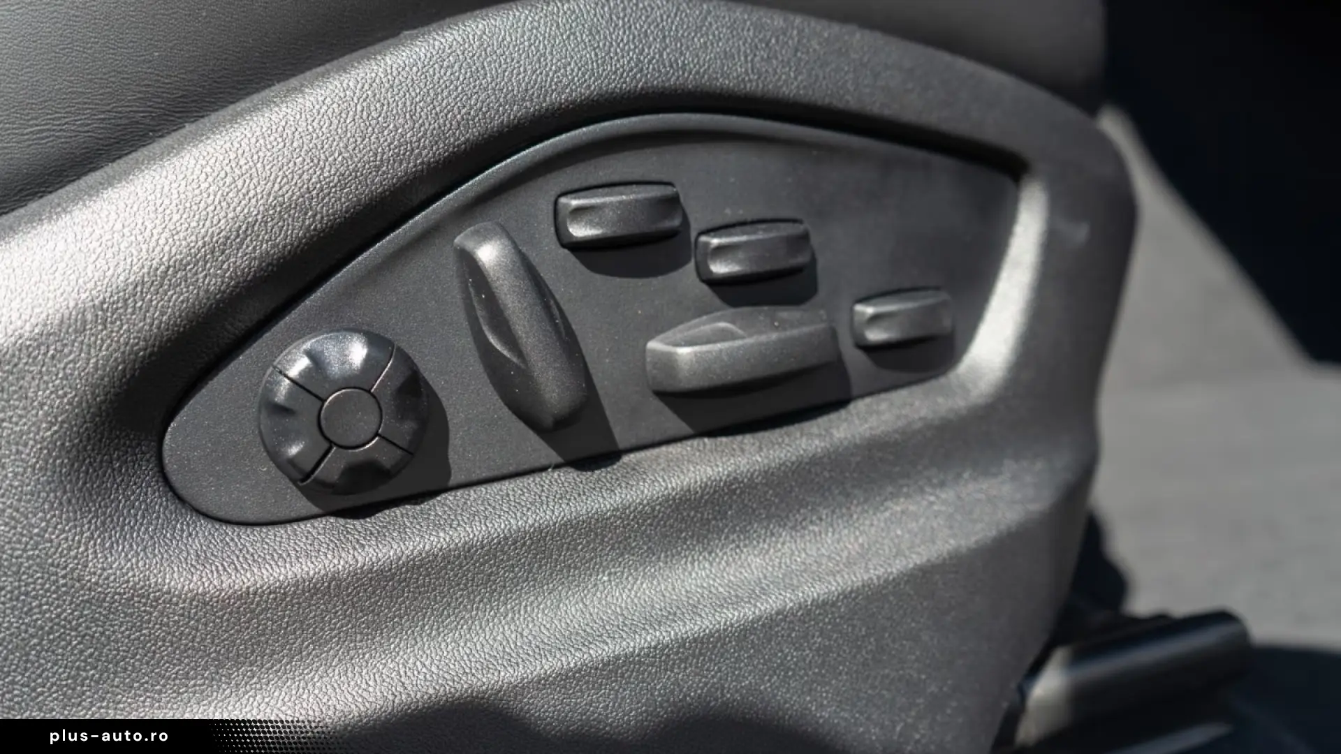 Porsche Cayenne E-Hybrid Coupe Black Edition InnoDrive