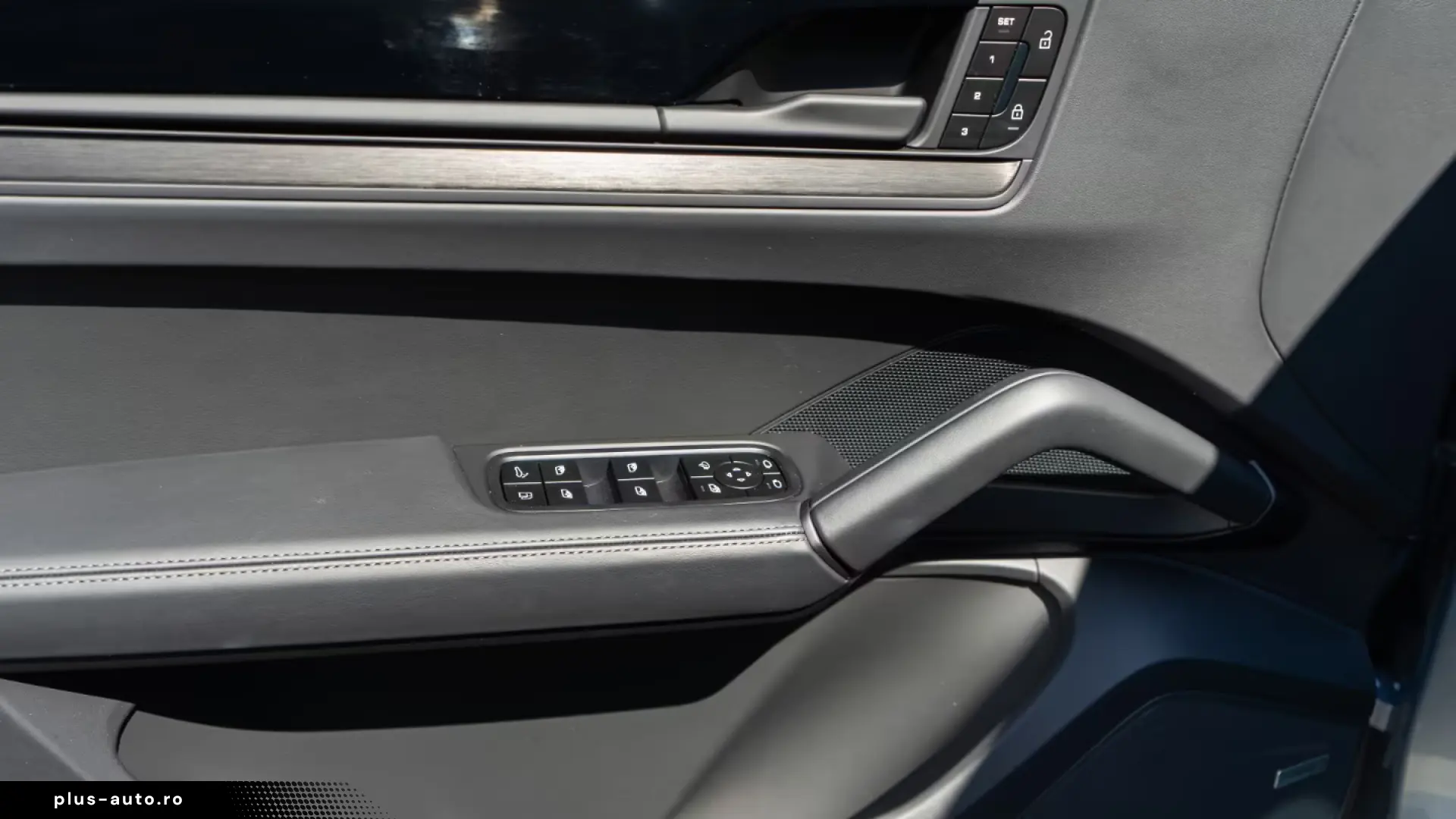 Porsche Cayenne E-Hybrid Coupe Black Edition InnoDrive