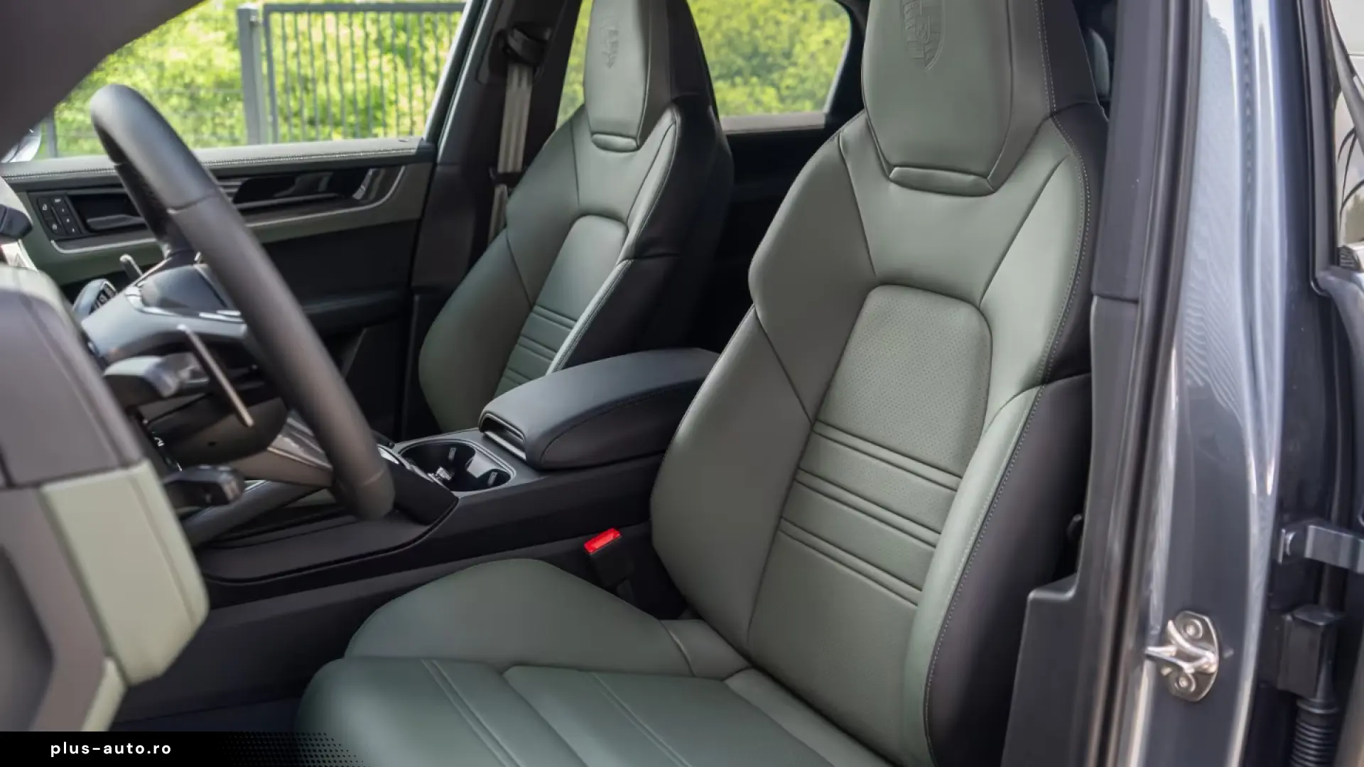 Porsche Cayenne E-Hybrid Coupe Black Edition InnoDrive