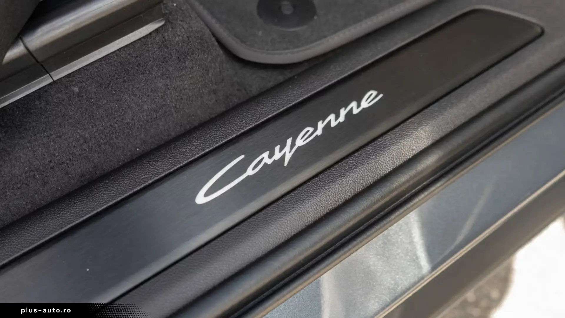 Porsche Cayenne E-Hybrid Coupe Black Edition InnoDrive