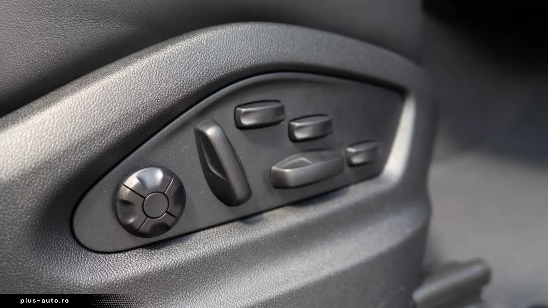 Porsche Cayenne E-Hybrid Coupe Black Edition InnoDrive