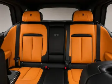 ROLLS ROYCE Cullinan Black Badge 600PS Luftfederung Voll