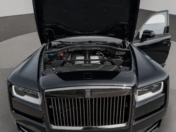 ROLLS ROYCE Cullinan Black Badge 600PS Luftfederung Voll