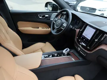 VOLVO XC60 B5 Ultra Dark AWD