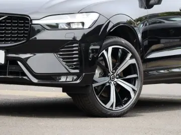 VOLVO XC60 B5 Ultra Dark AWD