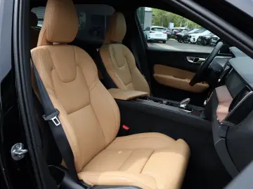 VOLVO XC60 B5 Ultra Dark AWD