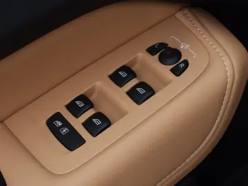 VOLVO XC60 B5 Ultra Dark AWD