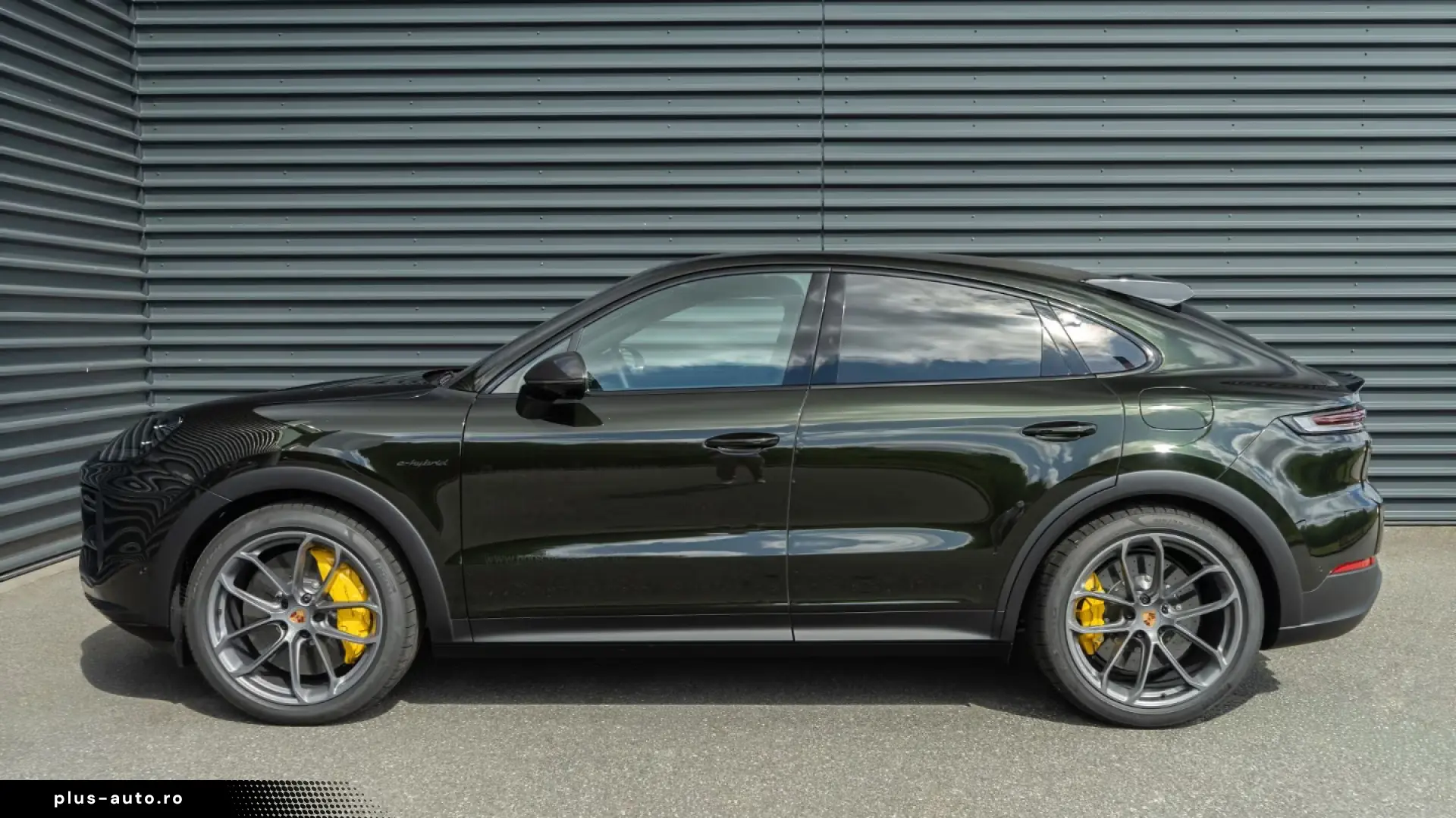 Porsche Cayenne Turbo E-Hybrid Coupe with GT-Paket