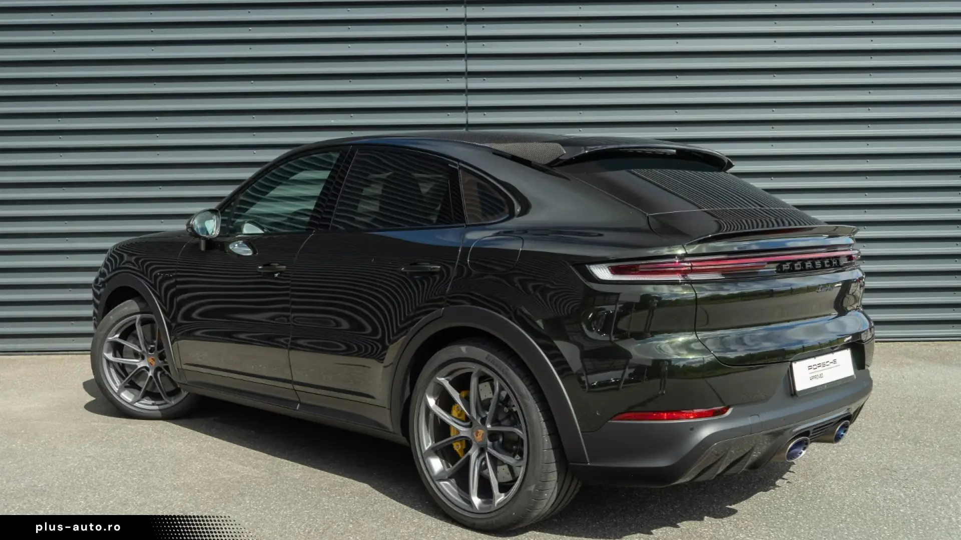 Porsche Cayenne Turbo E-Hybrid Coupe with GT-Paket