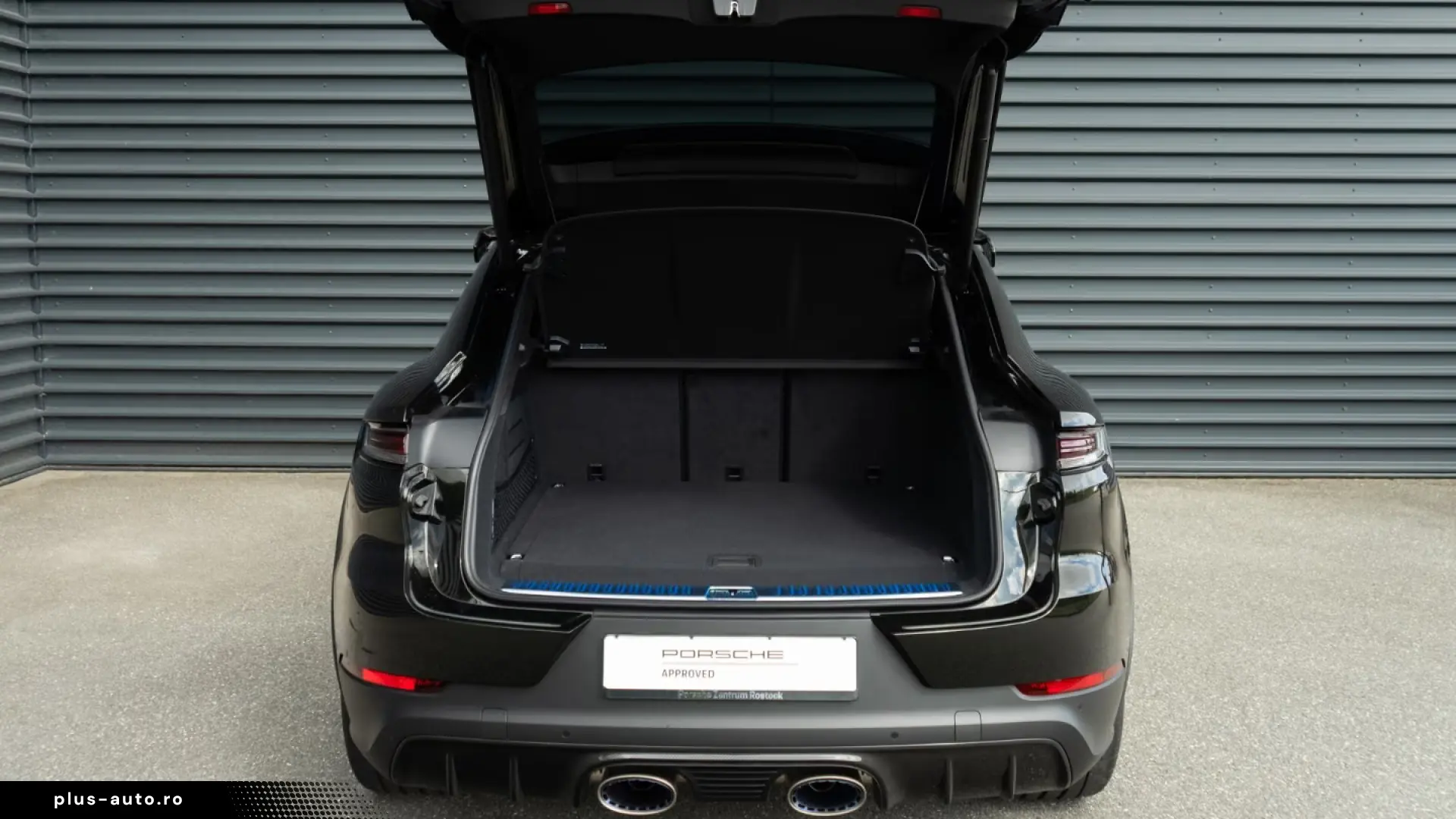 Porsche Cayenne Turbo E-Hybrid Coupe with GT-Paket