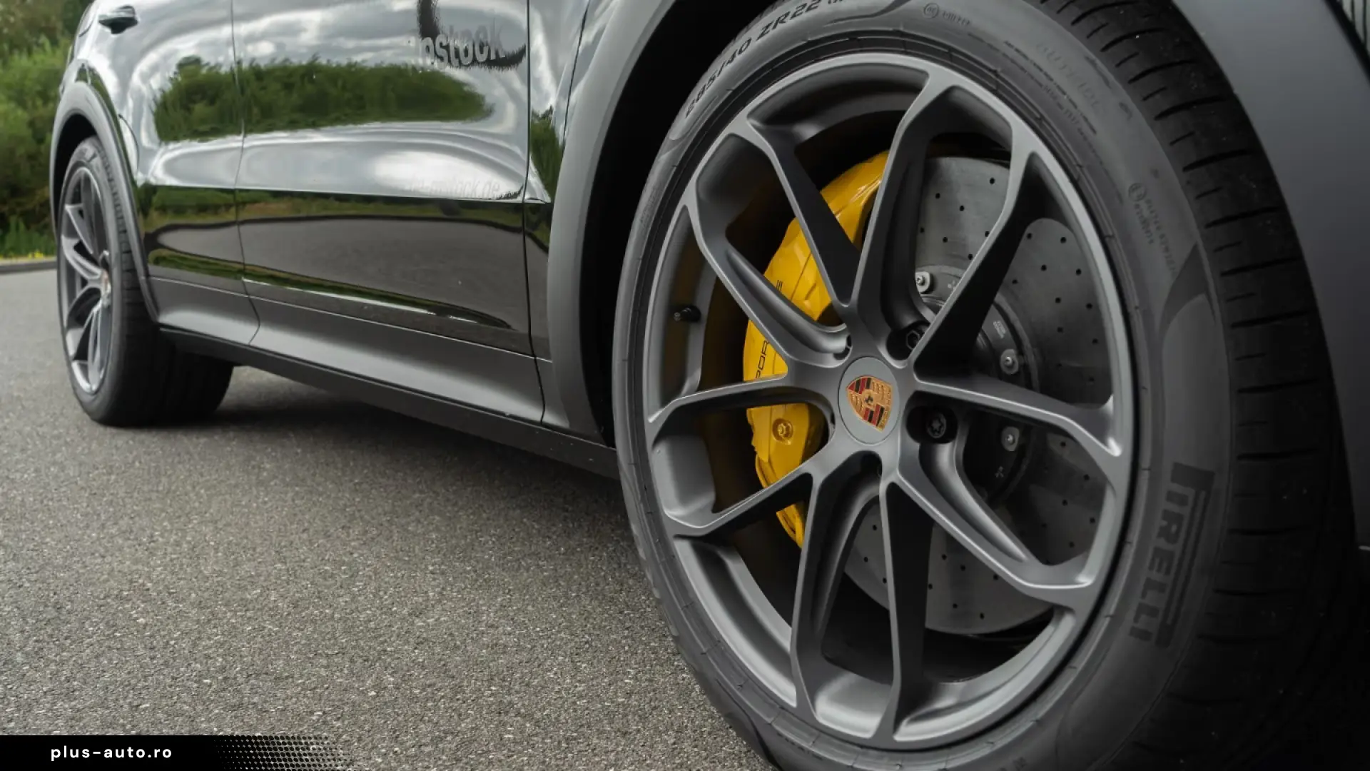Porsche Cayenne Turbo E-Hybrid Coupe with GT-Paket