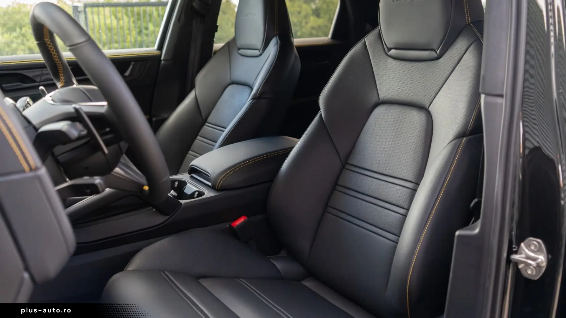 Porsche Cayenne Turbo E-Hybrid Coupe with GT-Paket
