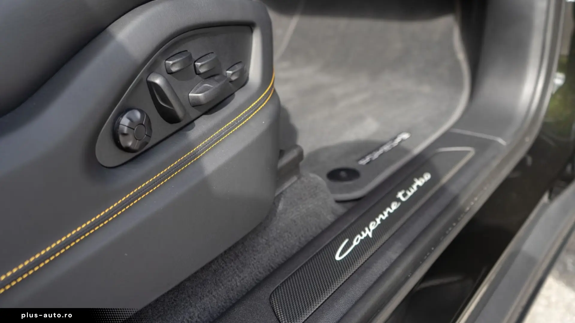 Porsche Cayenne Turbo E-Hybrid Coupe with GT-Paket
