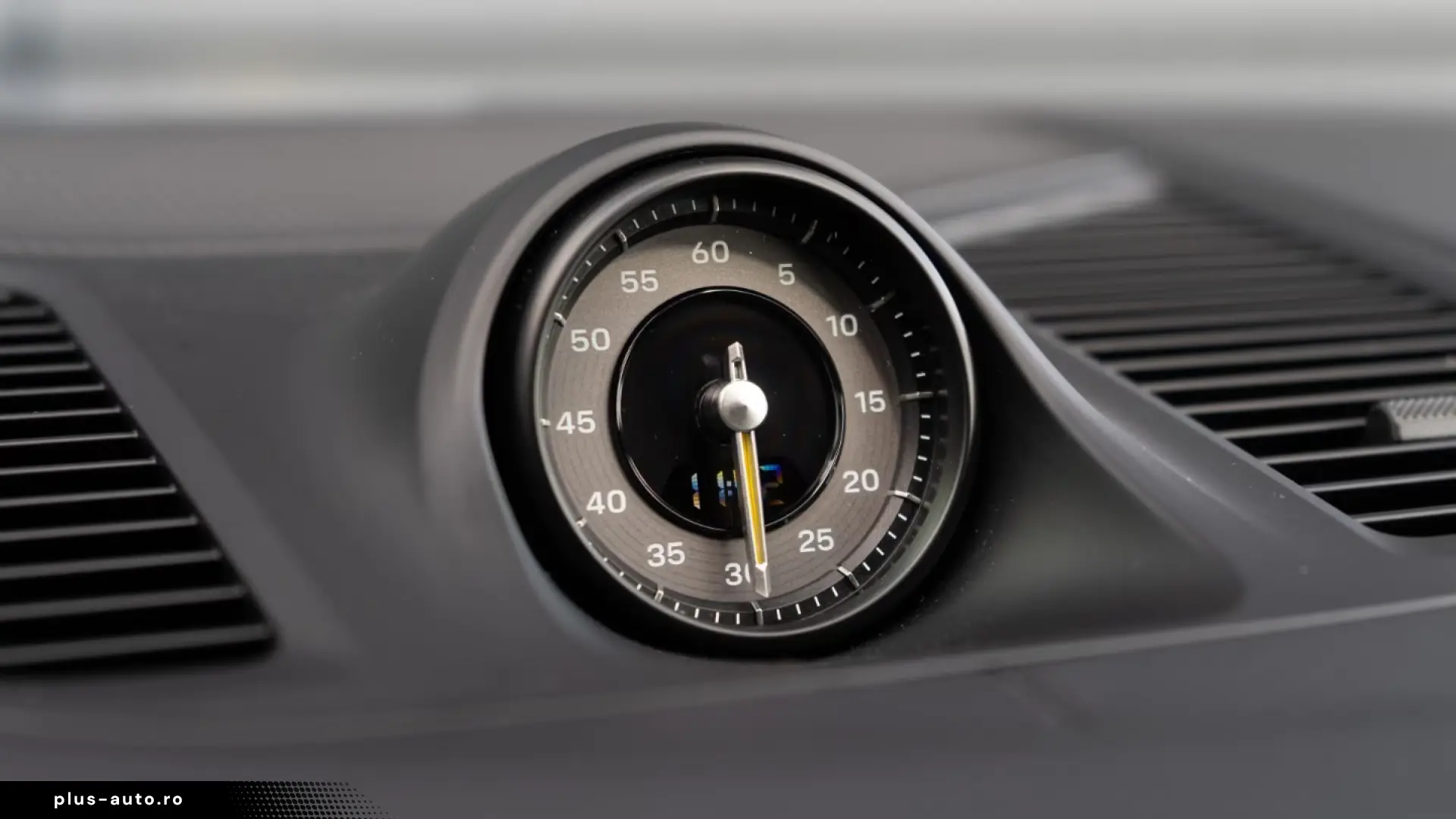 Porsche Cayenne Turbo E-Hybrid Coupe with GT-Paket