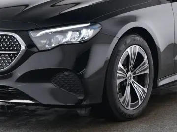 MERCEDES-BENZ E 220 d 4M Avantgarde AHK STH Pano Bur…