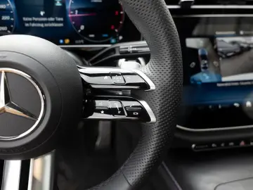 MERCEDES-BENZ E 220 d 4M AMG-Sport Super 360 Pano Ni…