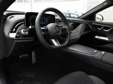 MERCEDES-BENZ E 220 d 4M AMG-Sport Super 360 Pano Ni…