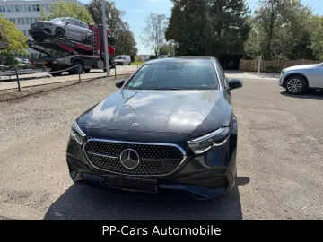 MERCEDES-BENZ E 220 d AMG PREMIUM Superscr. Technik …
