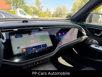 MERCEDES-BENZ E 220 d AMG PREMIUM Superscr. Technik …
