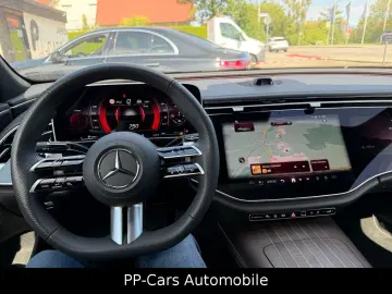 MERCEDES-BENZ E 220 d AMG PREMIUM Superscr. Technik …