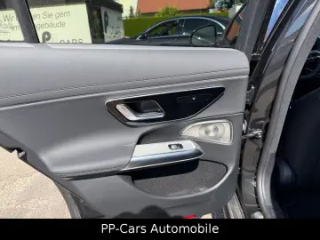 MERCEDES-BENZ E 220 d AMG PREMIUM Superscr. Technik …