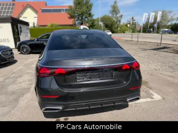 MERCEDES-BENZ E 220 d AMG PREMIUM Superscr. Technik …