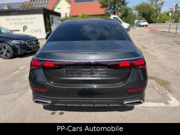 MERCEDES-BENZ E 220 d AMG PREMIUM Superscr. Technik …
