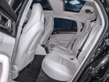 PORSCHE Panamera 4 E-Hyb PLATINUM Pano SportExhaust Inno