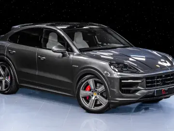 PORSCHE Cayenne S E-Hyb Coupé Facelift SportDesign 22