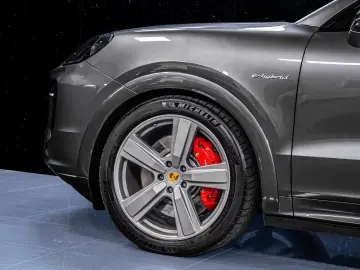 PORSCHE Cayenne S E-Hyb Coupé Facelift SportDesign 22
